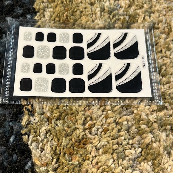 Set of 4 Blue & Black Nail Wraps Sets Gel Nails or Top Coat and Go - Picture 3 of 6